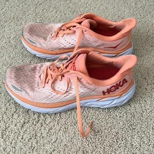 Hoka Clifton 8 - Women’s Size 9